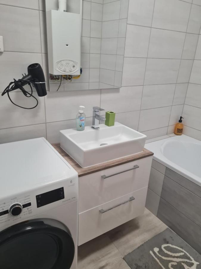 Ferienwohnung Urban Apartman Miskolc Exterior foto